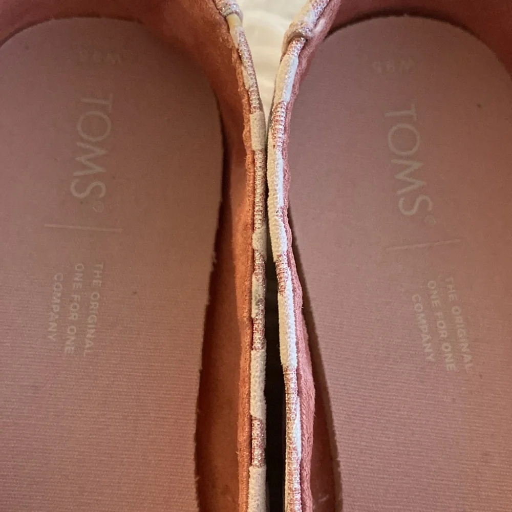 TOMS flats